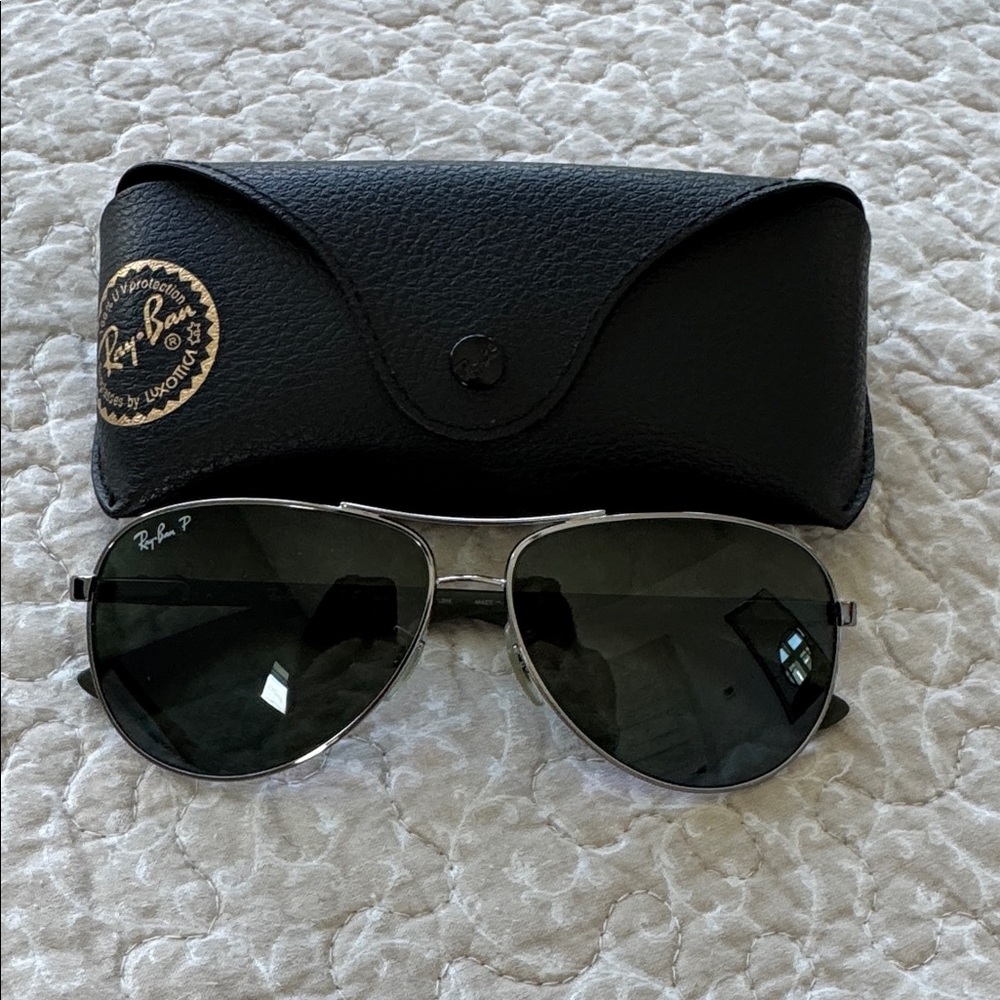 Ray-Ban Silver Aviator Sunglasses with Black Case